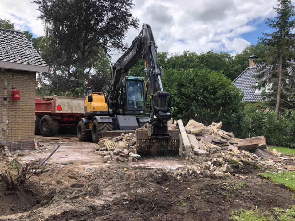 131915491 2809501352623614 7686283643942718793 N